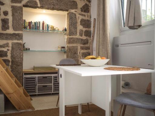 Laroman Apartment